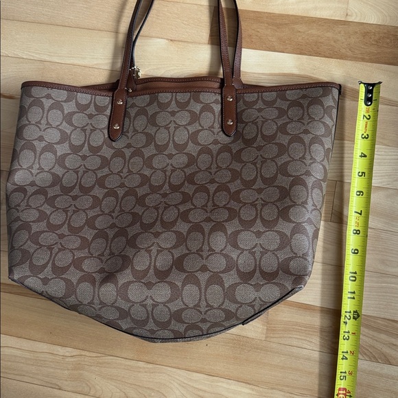 Coach F36658 Signature Reversible City Tote Gold/Khaki/Saddle NWOT gorgeous - Picture 6 of 6